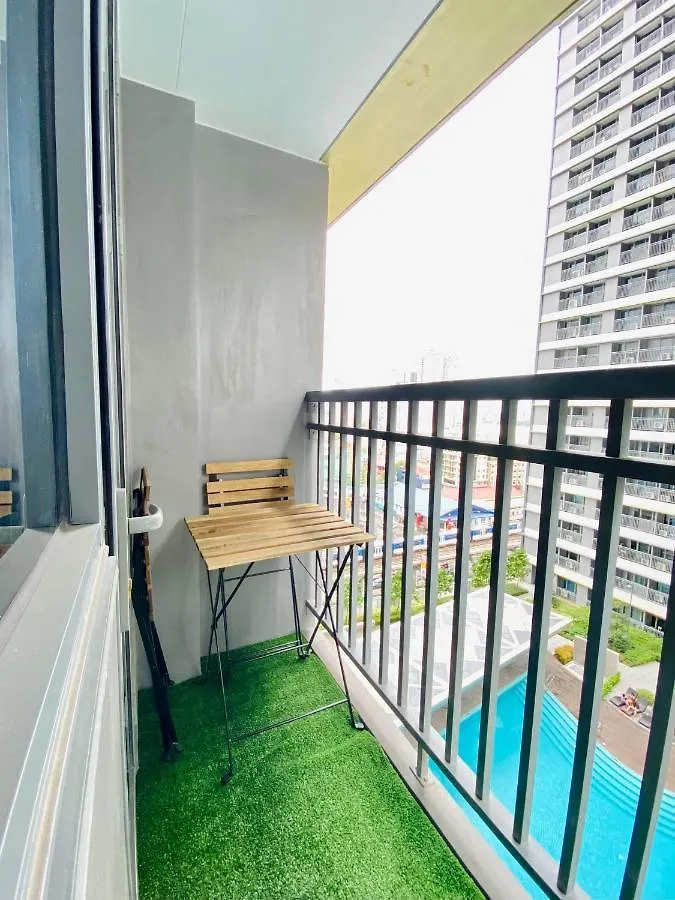 Cozy 1Br With Netflix & Balcony Pool View Condo Manila 0*,  Philippines