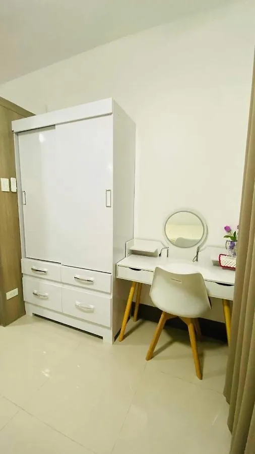 Cozy 1Br With Netflix & Balcony Pool View Condo Manila Philippines