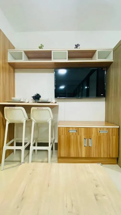 Apartment Cozy 1Br With Netflix & Balcony Pool View Condo Manila Philippines