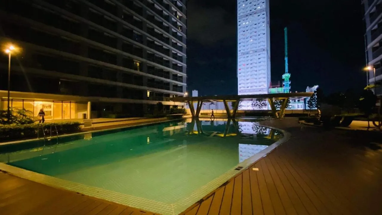 Cozy 1Br With Netflix & Balcony Pool View Condo Manila Apartment