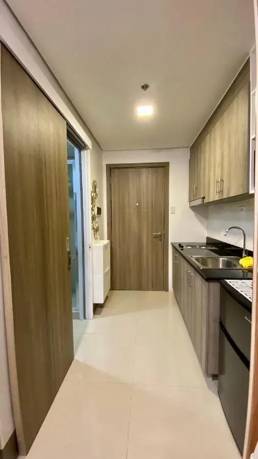 Cozy 1Br With Netflix & Balcony Pool View Condo Manila Apartman