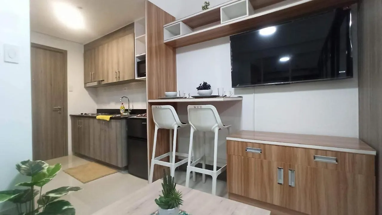 Cozy 1Br With Netflix & Balcony Pool View Condo マニラ市 アパート