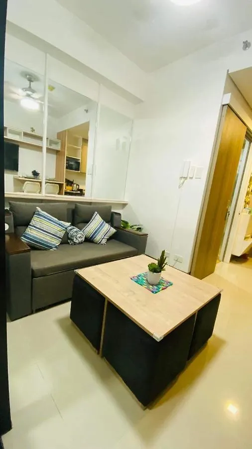 Cozy 1Br With Netflix & Balcony Pool View Condo マニラ市 フィリピン