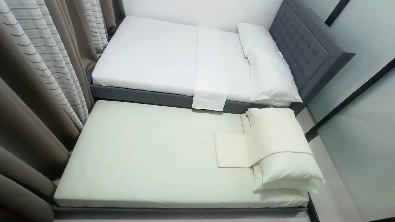 Cozy 1Br With Netflix & Balcony Pool View Condo Manila
